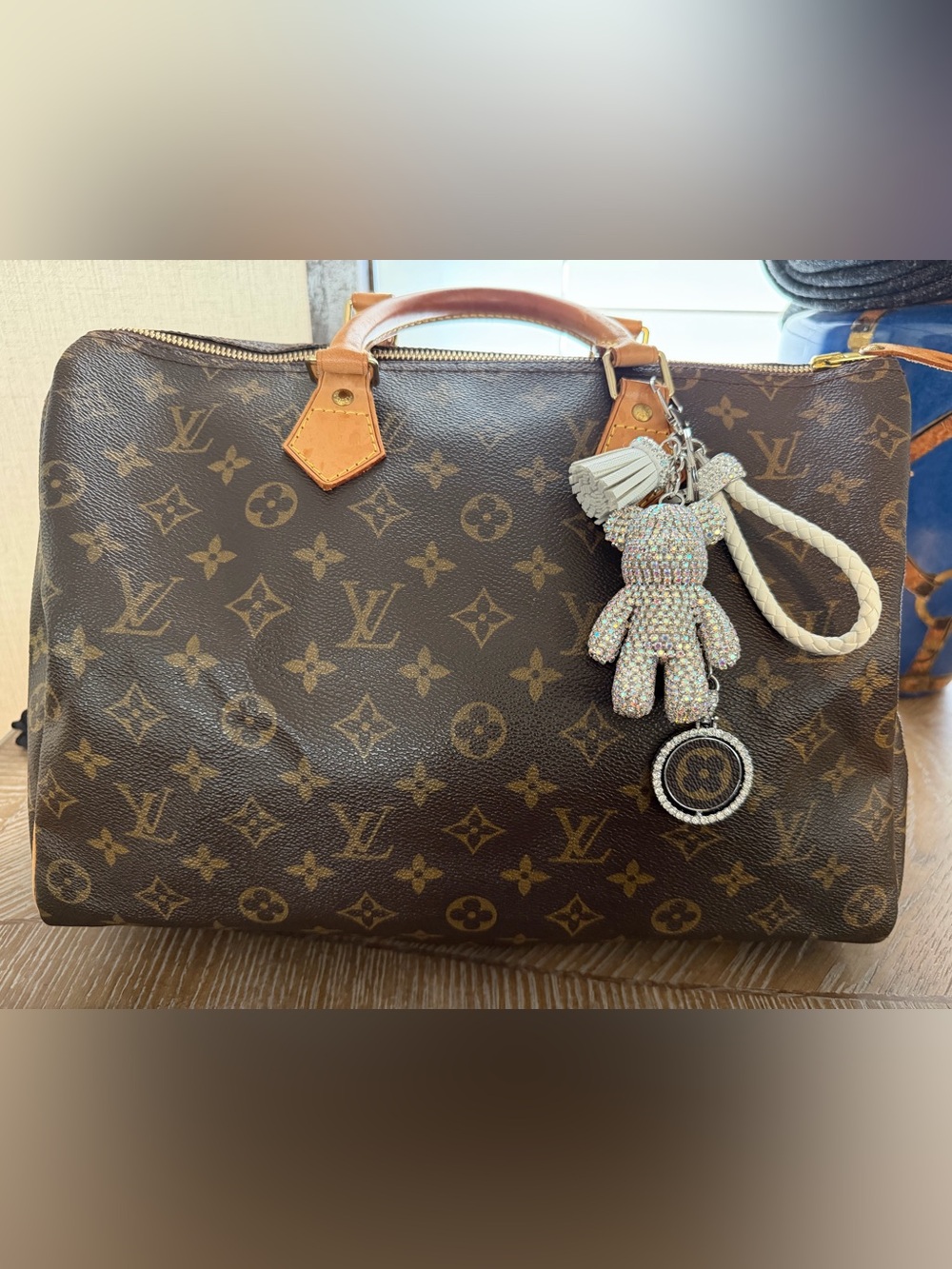 Louis Vuitton Monogram Canvas Speedy 35